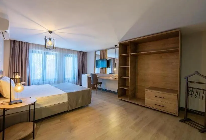 スタンダード４人部屋, Leli̇ko Suites