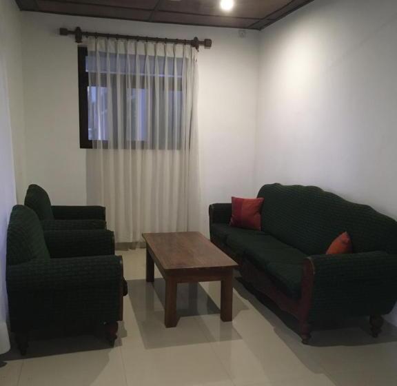 חדר משפחתי, Polonnaruwa Holiday Inn