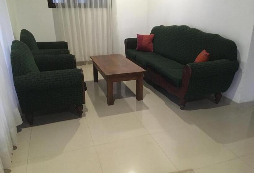 חדר משפחתי, Polonnaruwa Holiday Inn