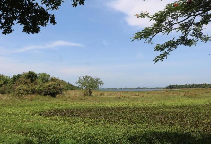 חדר משפחתי, Polonnaruwa Holiday Inn