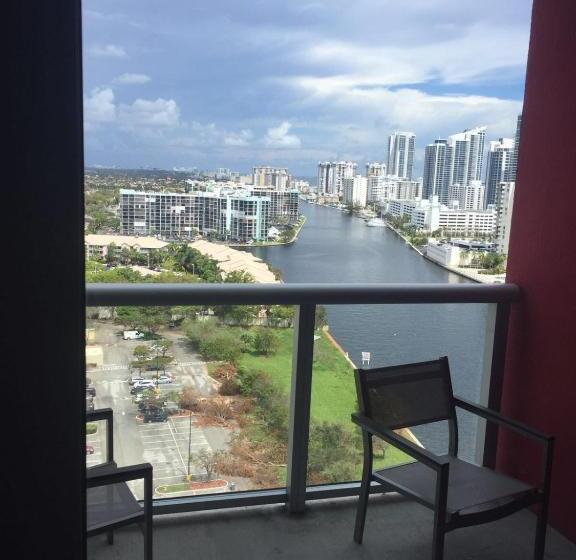 침실 2개 아파트, Iconic View   Family 2br Suite   Hotel   Fiber Internet