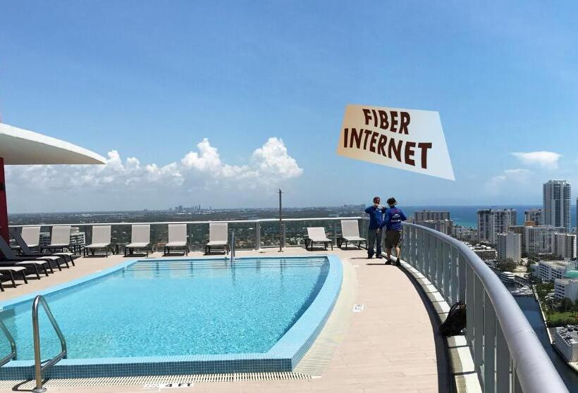 침실 2개 아파트, Iconic View   Family 2br Suite   Hotel   Fiber Internet