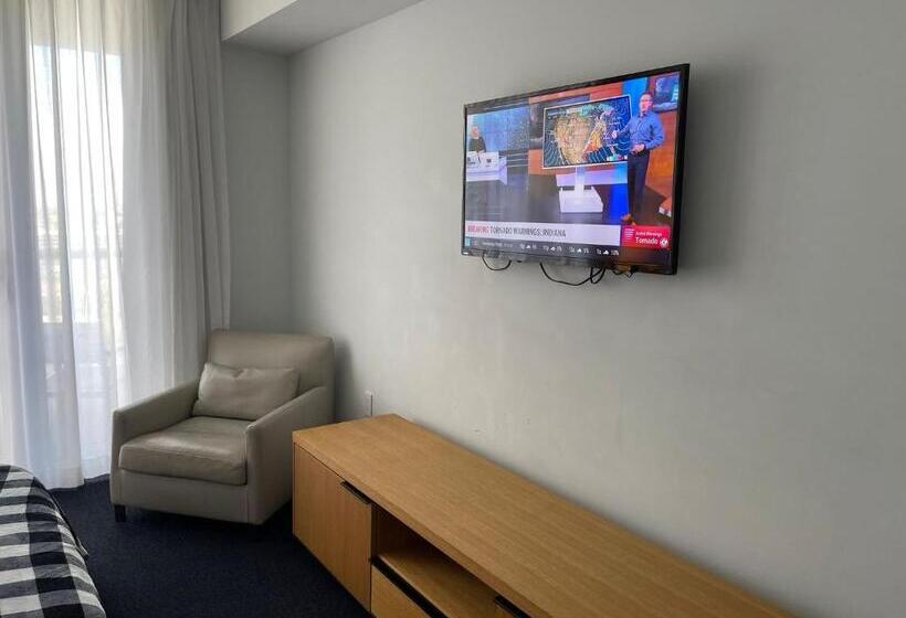 침실 2개 아파트, Iconic View   Family 2br Suite   Hotel   Fiber Internet