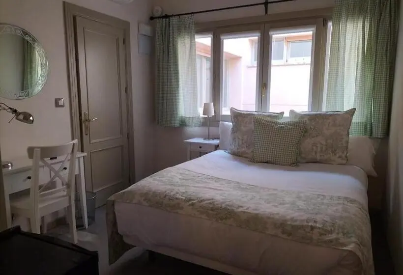 Standard Yhden Hengen Huone, Maison Muralleta B&b