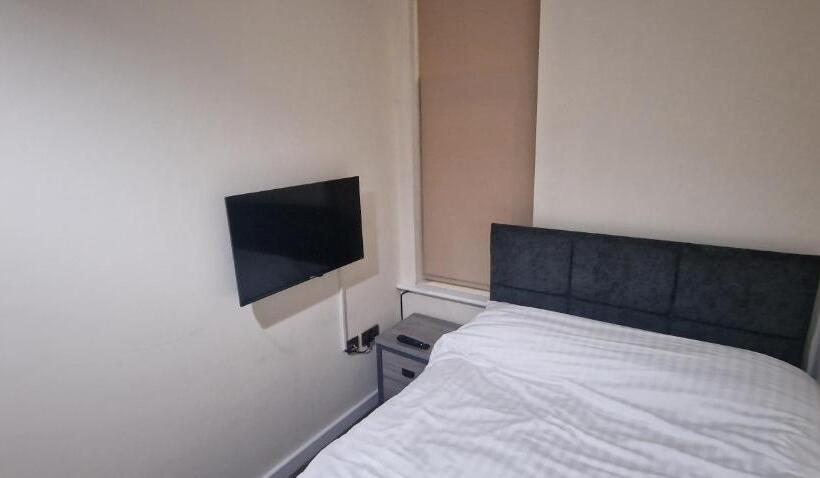 Номер Стандарт, Apartment In Central Halifax