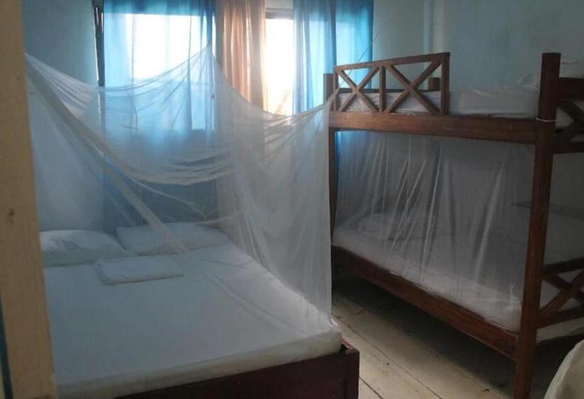 اتاق استاندارد چهار تخته, Villa Gaddiel