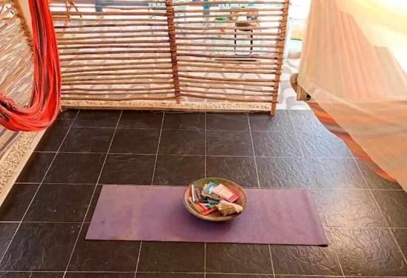 چادر با خدمات رفاهی استاندارد, Villa Gaddiel