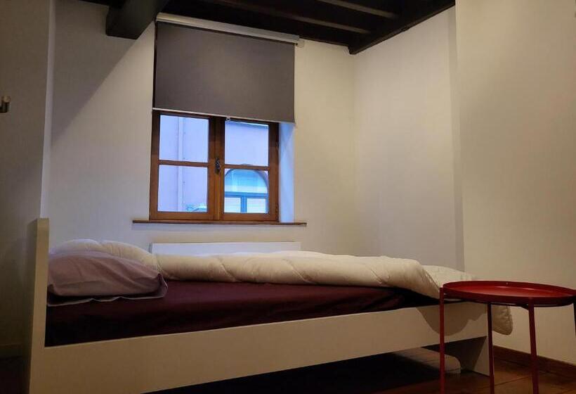 اتاق اکونومی, Viktoria Hostel