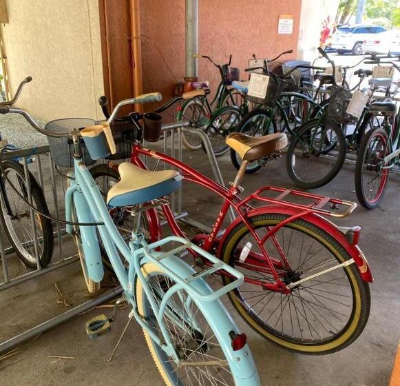 침실 1개 발코니 아파트, Condo In Waterfront Resort With Balcony Close To Beaches Free Bikes