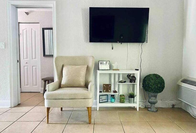 バルコニー付き1ベッドルームアパートメント, Condo In Waterfront Resort With Balcony Close To Beaches Free Bikes