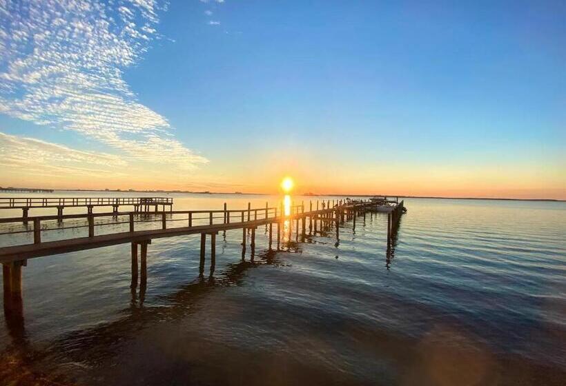 1ベッドルームハウス, Condo In Waterfront Resort With Balcony Close To Beaches Free Bikes