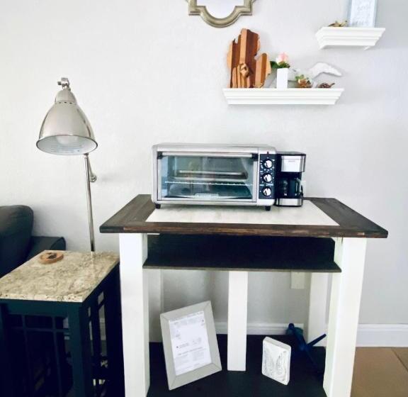 バルコニー付き1ベッドルームアパートメント, Condo In Waterfront Resort With Balcony Close To Beaches Free Bikes