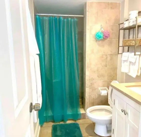 Talo 1 Makuuhuone, Condo In Waterfront Resort With Balcony Close To Beaches Free Bikes