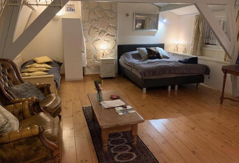 חדר אקזקיוטיב לשלושה, B&b Petit Chateau   Stijlvol Verblijf Voor Werk En Ontspanning