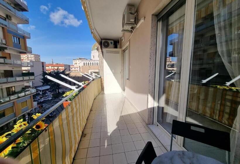 اتاق خانوادگی, Dodo & Fofo