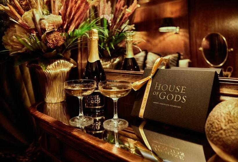 חדר קלאסי, House Of Gods Glasgow