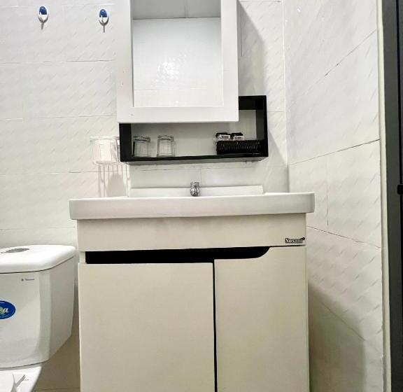 اتاق استاندارد چهارنفره با بالکن, Phuong Nam Sa đec