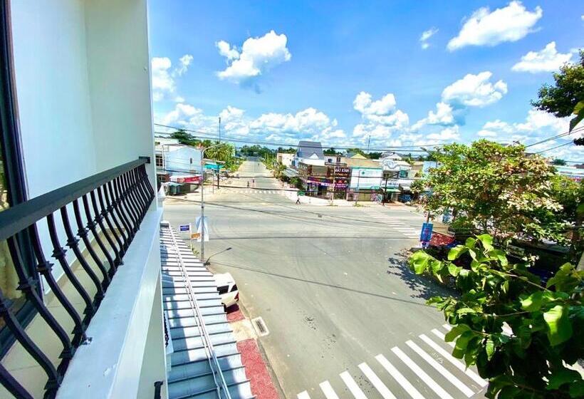 اتاق استاندارد چهارنفره با بالکن, Phuong Nam Sa đec