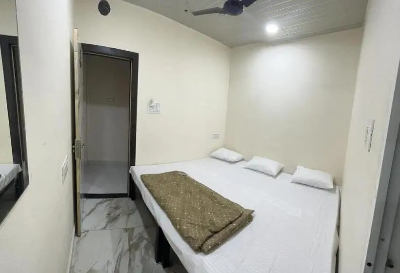 スタンダードトリプルルーム, Winter Hotel At Ujjain