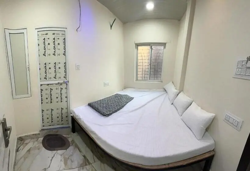 スタンダードトリプルルーム, Winter Hotel At Ujjain