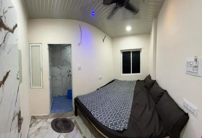 スタンダードトリプルルーム, Winter Hotel At Ujjain