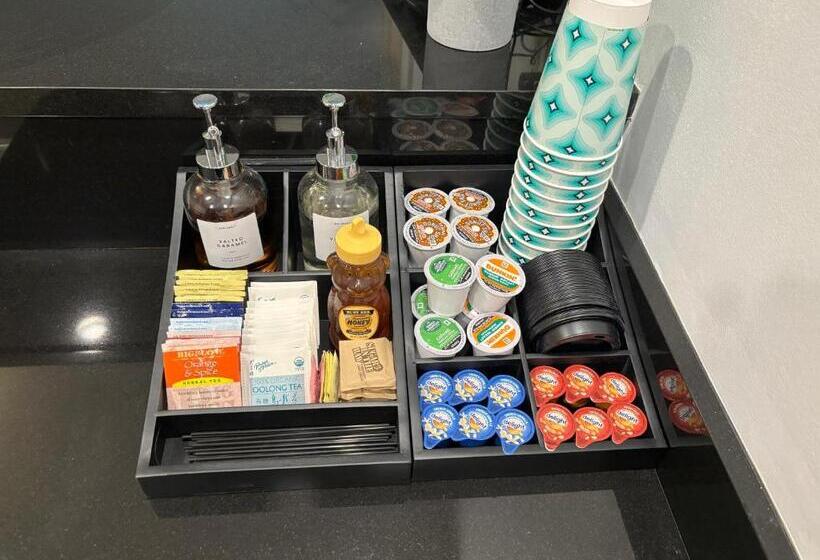 Suite com Varanda, Panorama Vista Suite  1br 2ba, Full Kitchen, Strip View, Balcony, Corner Unit