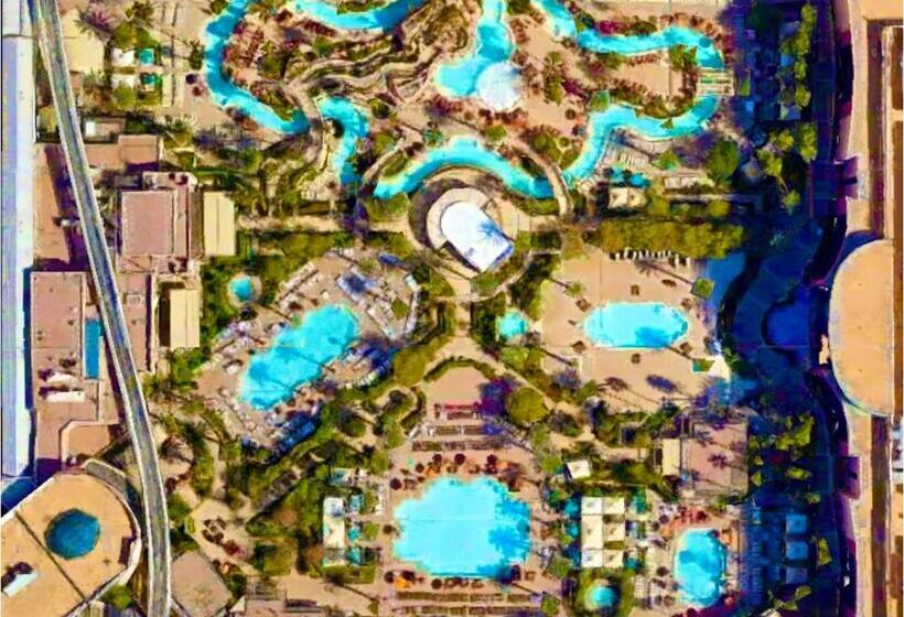 سوئیت با بالکن, Panorama Vista Suite 1br 2ba, Full Kitchen, Strip View, Balcony, Corner Unit