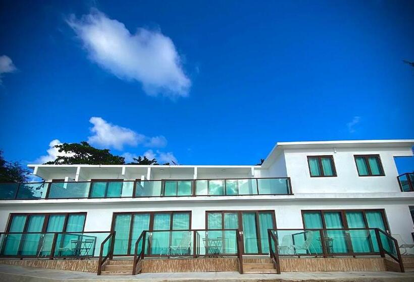 Chambre Familiale, 1 Corcega Beachfront Suites