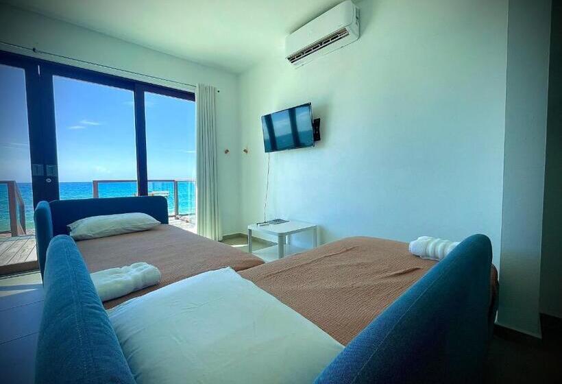 Suite Familiale, 1 Corcega Beachfront Suites