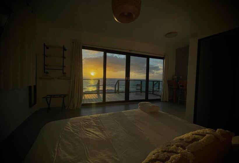 Suite Deluxe Lit King Size, 1 Corcega Beachfront Suites