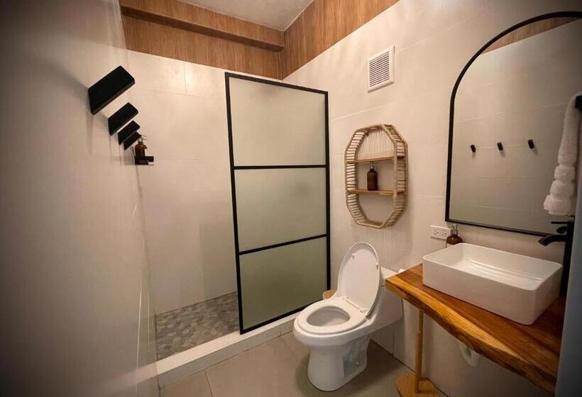 Studio Standard Lit King Size, 1 Corcega Beachfront Suites