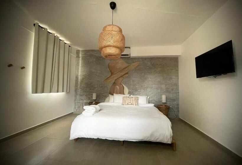 Studio Standard Lit King Size, 1 Corcega Beachfront Suites