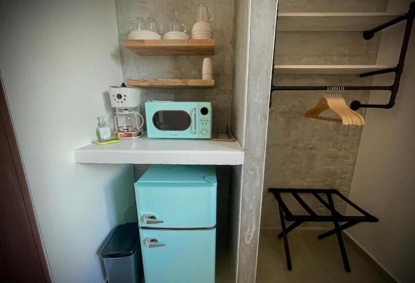 Studio Deluxe, 1 Corcega Beachfront Suites