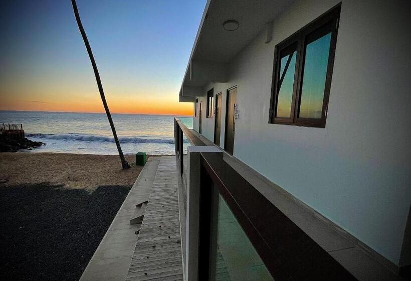 Chambre Quadruple Deluxe, 1 Corcega Beachfront Suites