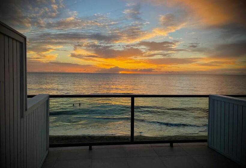 Chambre Quadruple Standard avec Balcon, 1 Corcega Beachfront Suites