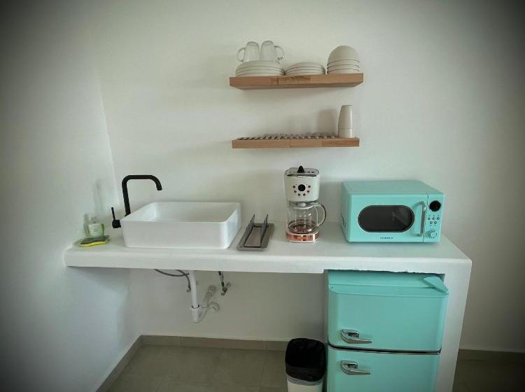 اتاق پریمیوم چهارنفره, 1 Corcega Beachfront Suites