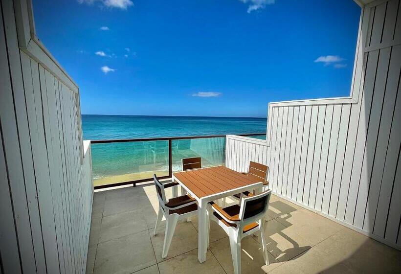 Chambre Quadruple Premium, 1 Corcega Beachfront Suites