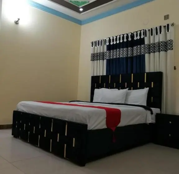 اتاق ساده سه‌ نفره, Royal Inn