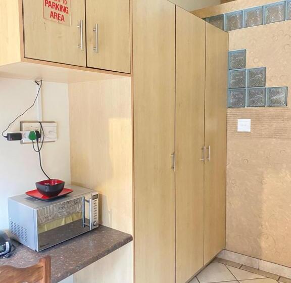 Номер Economy, Serengeti Sands Guesthouse