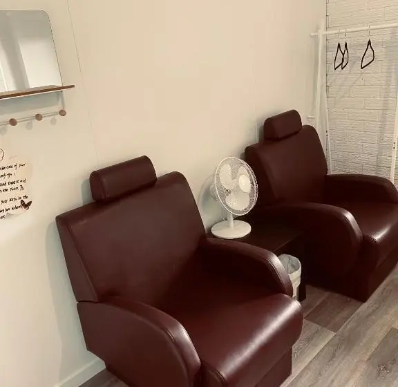 Standard Kolmen Hengen Huone Jaettu kylpyhuone, Yny Guest House