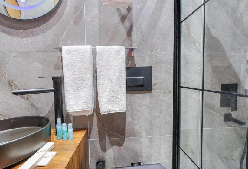 غرفة ديلوكس مزودة بشرفة, Silver Inn Hotel & Spa