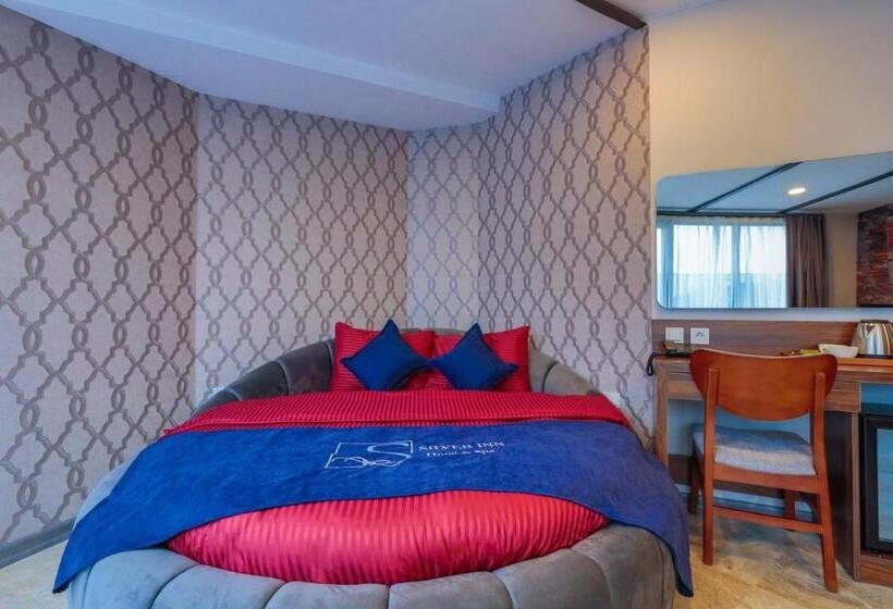 جناح جونيور مزوَّد بتراس, Silver Inn Hotel & Spa