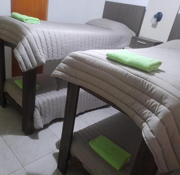 اتاق استاندارد چهار تخته, Hosteria Catalina