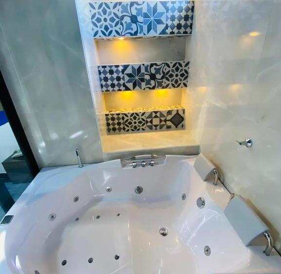 جناح ديلوكس, Calle Real Inn