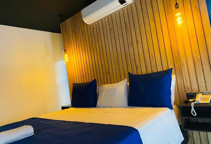 جناح ديلوكس, Calle Real Inn