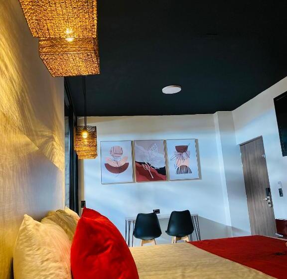 جناح ديلوكس, Calle Real Inn