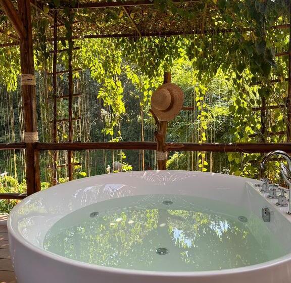 اتاق خانوادگی, Lhong Chiang Dao Glamping หลงเชียงดาว