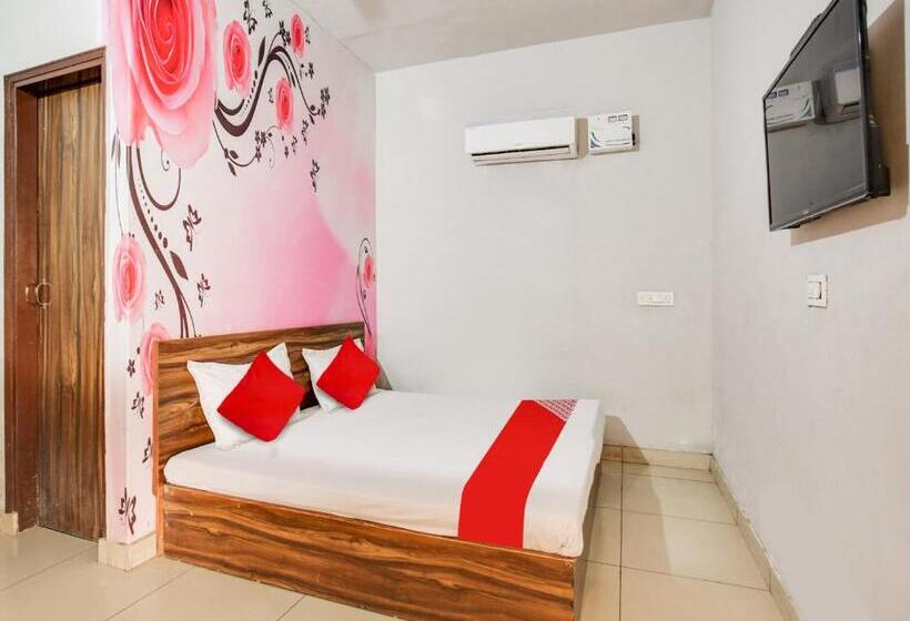 Triple Classic Room, O The Corner House