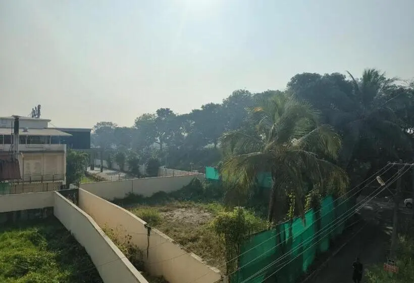 Perhehuone, Sancta Maria Airport