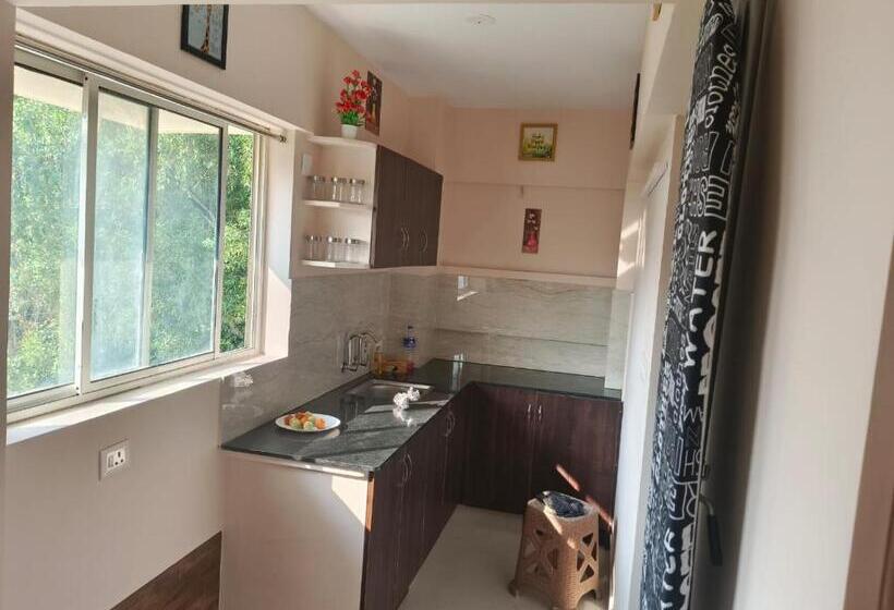 Семейный Номер, Sancta Maria Airport